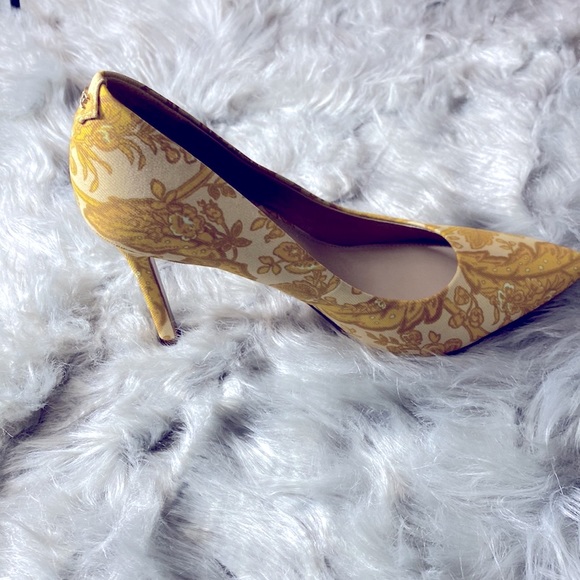 Sam Edelman Hazel Tumeric Fabric Size US 7 H37918F704 - Picture 5 of 9